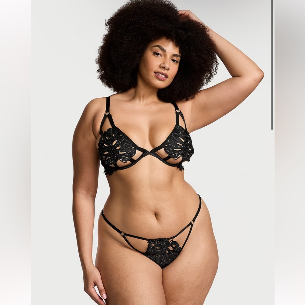 NWT Victoria’s Secret Tropical Leaf Semi-Open Demi Bra & V-String Panty Set